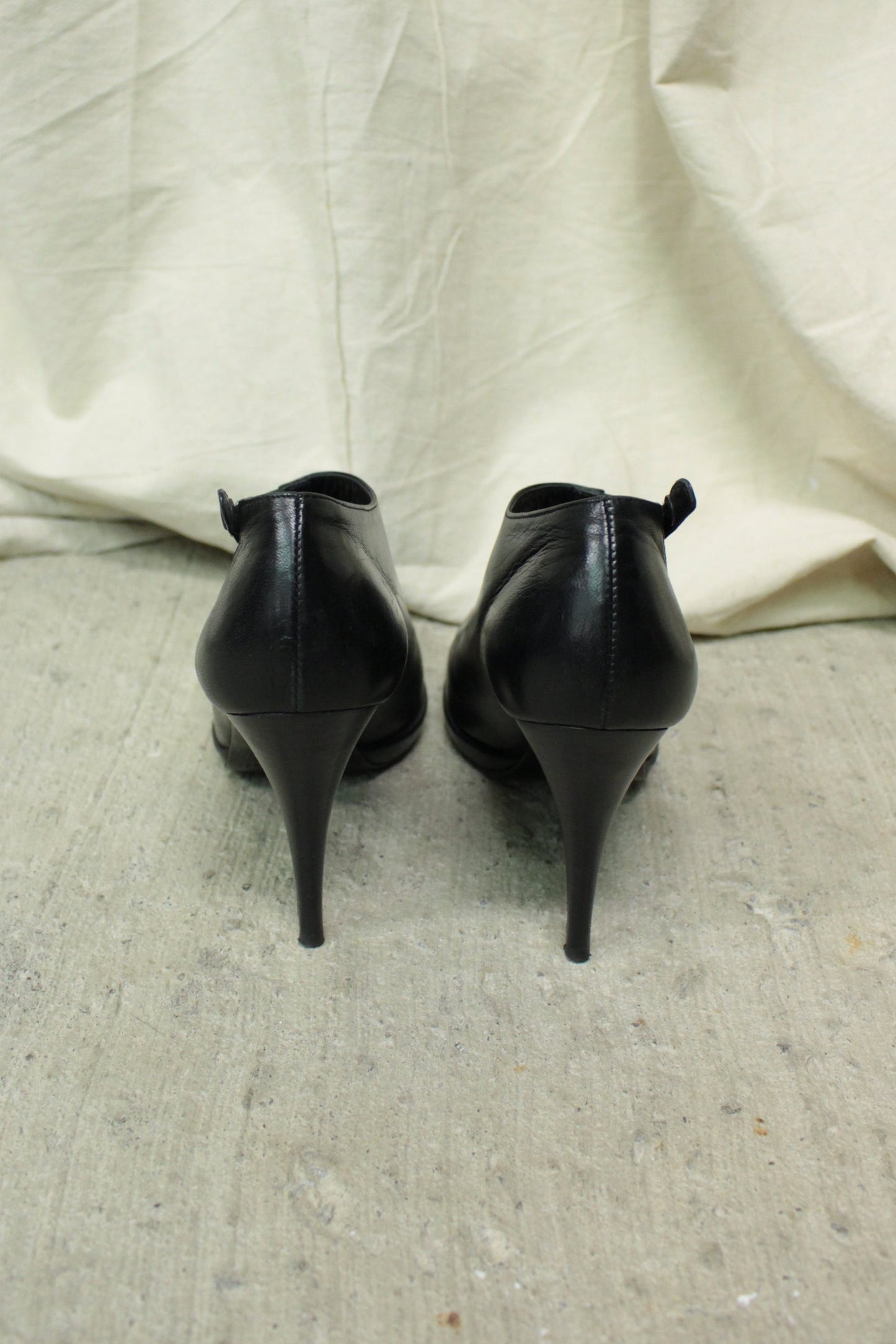 A.F Vandevorst Leather Pumps